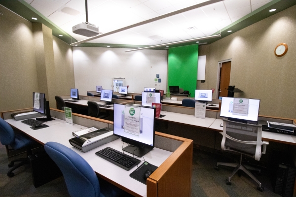 Digital Media Lab at Tuckahoe Library with computers