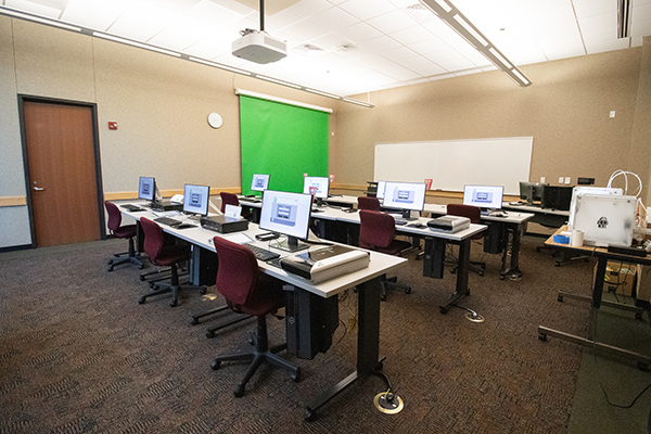 Digital Media Lab at Twin Hickory Library with computers