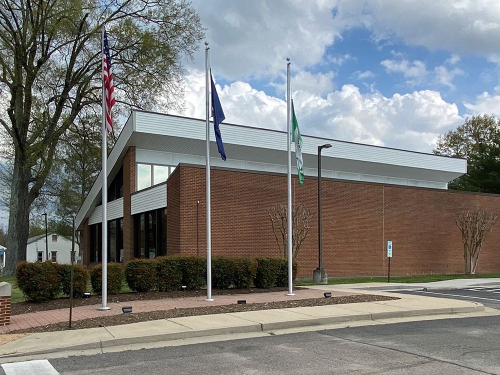 A photo of the Sandston Branch Library.